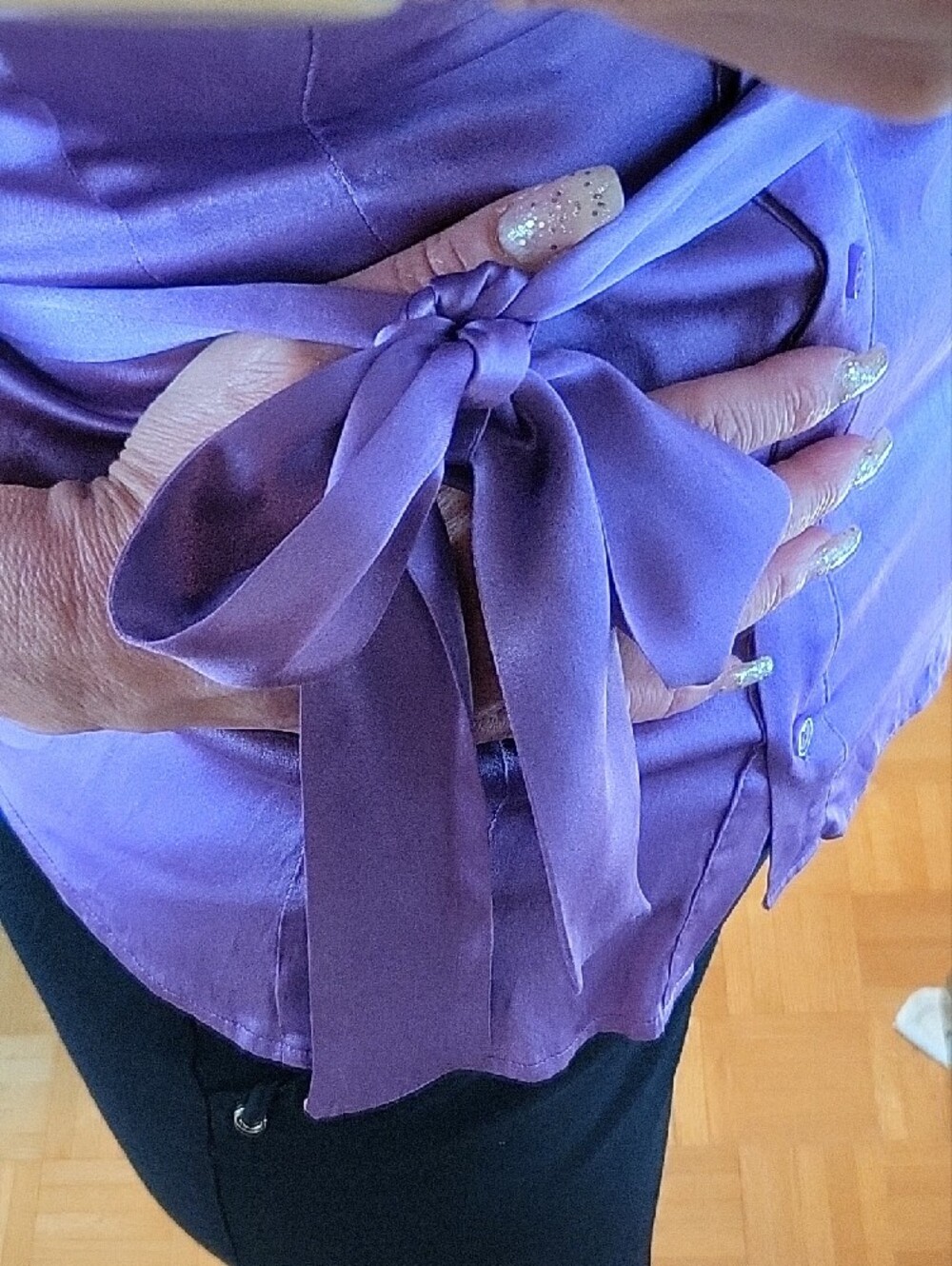 Le Chateau Lilac Purple Stretch Silk Tailored Short Sleeve Blouse with Belt, M - Picture 4 of 16